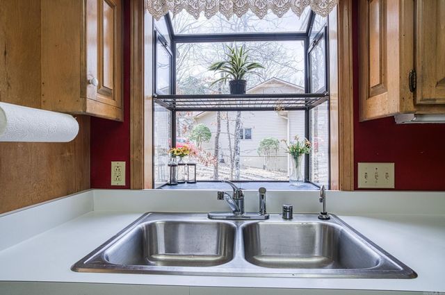 44 Doscientos Circle, Hot Springs Village, AR 71909