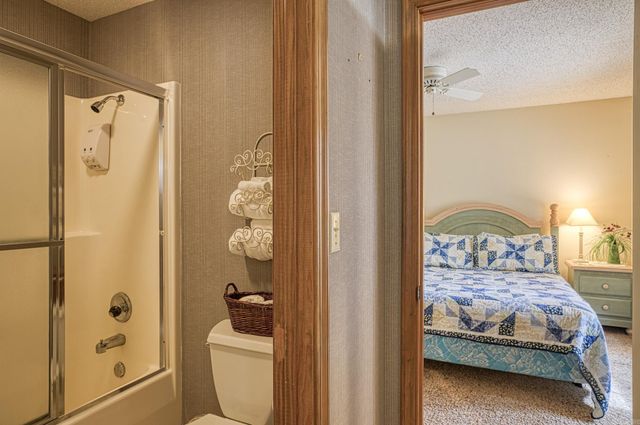 44 Doscientos Circle, Hot Springs Village, AR 71909