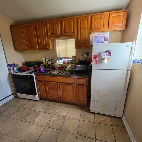 5047 W CHICAGO Avenue, Chicago, IL 60651