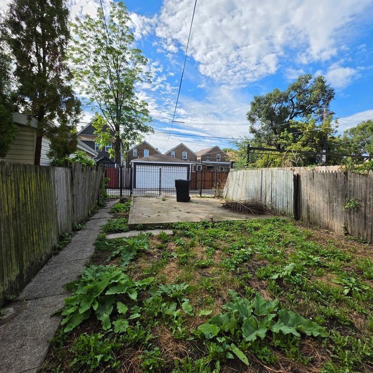5047 W CHICAGO Avenue, Chicago, IL 60651 — photo 2