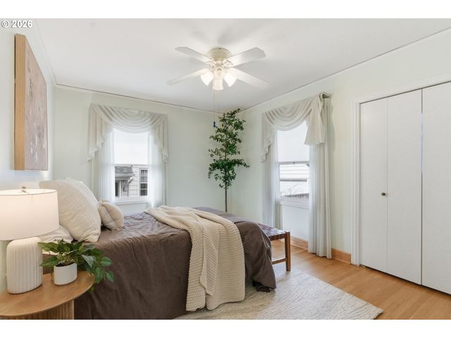 3757 Se TOLMAN St, Portland, OR 97202