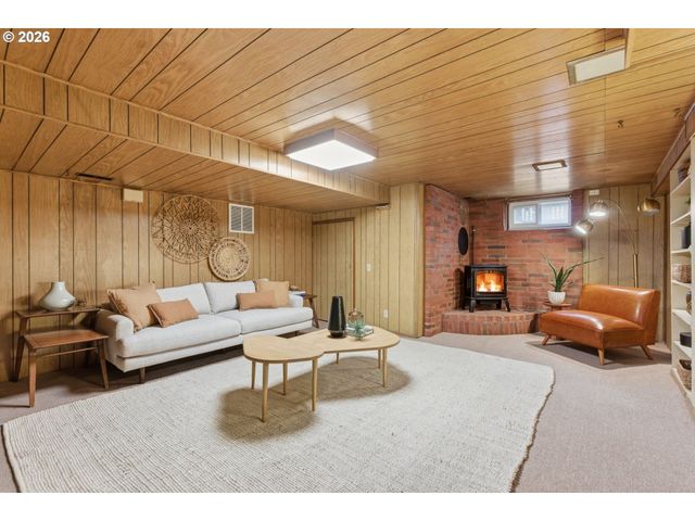 3757 Se TOLMAN St, Portland, OR 97202