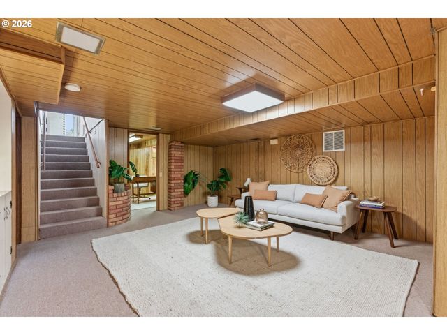 3757 Se TOLMAN St, Portland, OR 97202