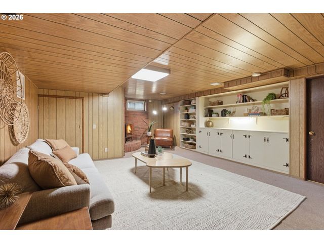 3757 Se TOLMAN St, Portland, OR 97202