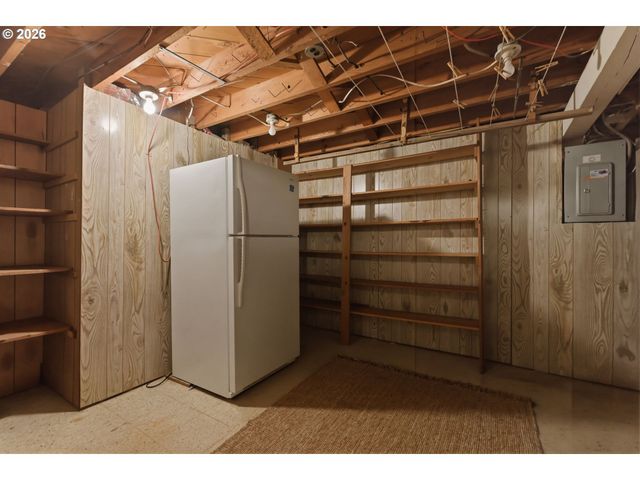 3757 Se TOLMAN St, Portland, OR 97202