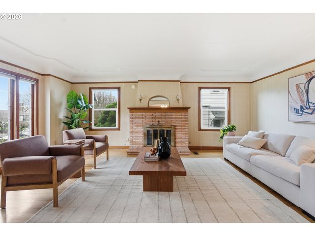 3757 Se TOLMAN St, Portland, OR 97202