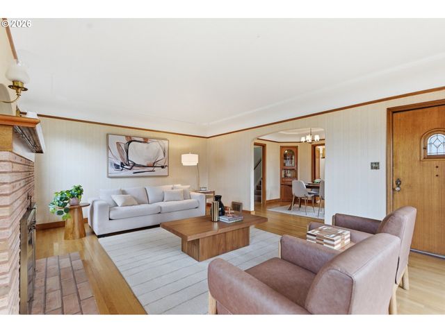 3757 Se TOLMAN St, Portland, OR 97202