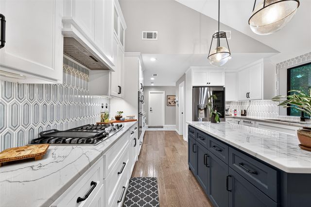 27 E Kitty Hawk Street, Richmond, TX 77406