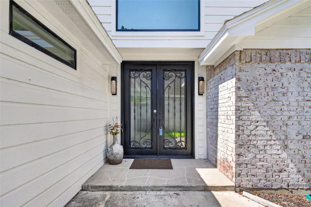 27 E Kitty Hawk Street, Richmond, TX 77406