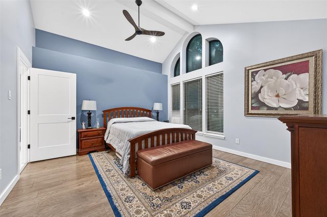 27 E Kitty Hawk Street, Richmond, TX 77406