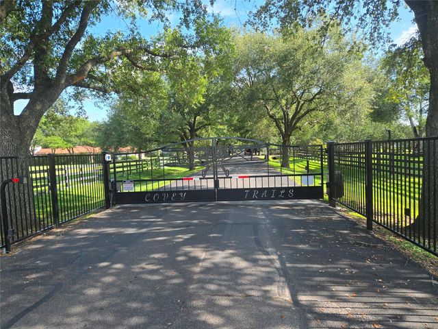 27 E Kitty Hawk Street, Richmond, TX 77406