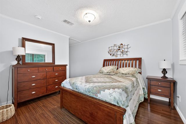 27 E Kitty Hawk Street, Richmond, TX 77406