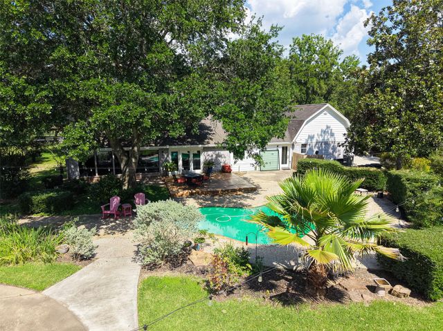 27 E Kitty Hawk Street, Richmond, TX 77406