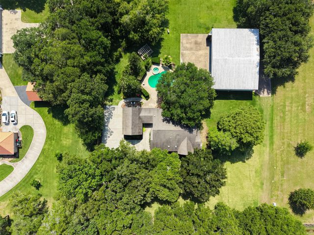 27 E Kitty Hawk Street, Richmond, TX 77406