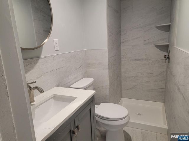 68 Magnolia 2, Hillsdale, NJ 07642