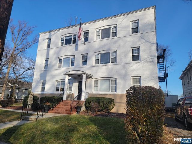 68 Magnolia 2, Hillsdale, NJ 07642