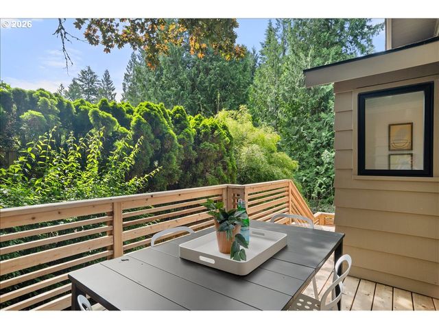 1710 Sw BROADWAY Dr, Portland, OR 97201