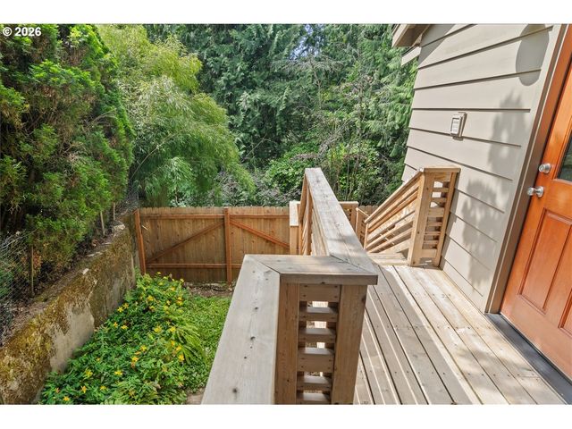 1710 Sw BROADWAY Dr, Portland, OR 97201