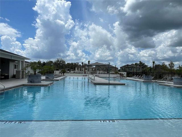 36544 SMITHFIELD LN, Zephyrhills, FL 33541