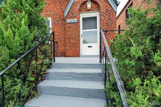 3621 Watson Road, St Louis, MO 63109