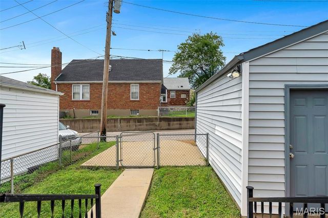 3621 Watson Road, St Louis, MO 63109
