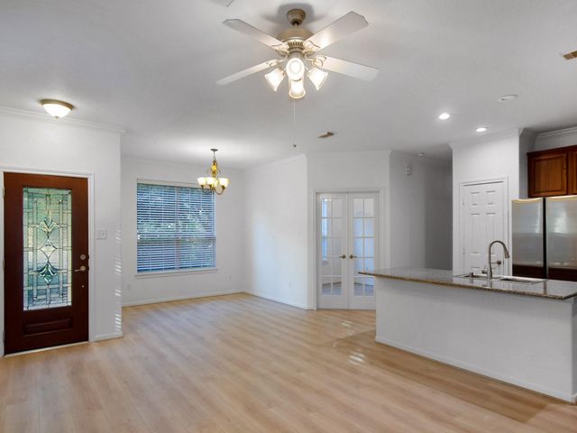22 Pine Needle, The Woodlands, TX 77382