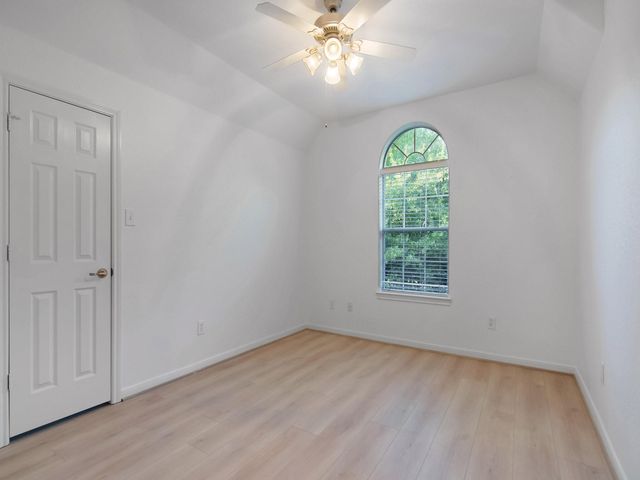 22 Pine Needle, The Woodlands, TX 77382