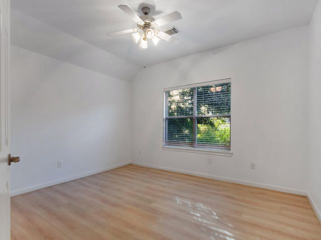 22 Pine Needle, The Woodlands, TX 77382