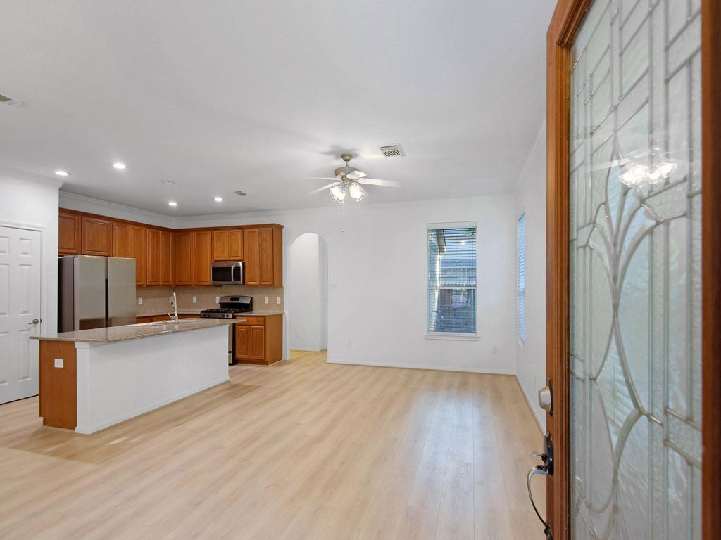 22 Pine Needle, The Woodlands, TX 77382