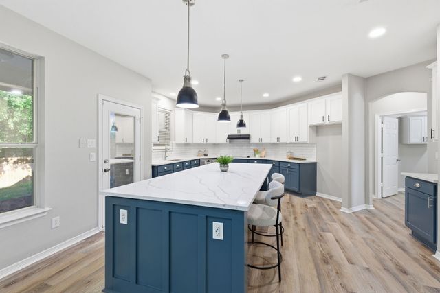 7000 Winthorp Drive, Arlington, TX 76001
