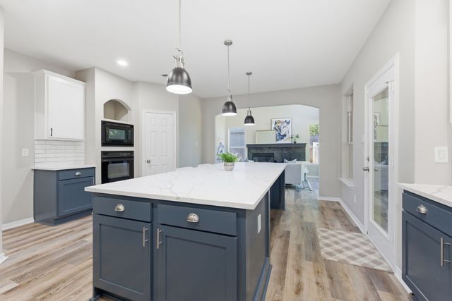 7000 Winthorp Drive, Arlington, TX 76001