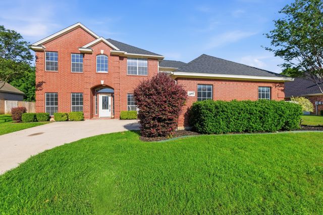 7000 Winthorp Drive, Arlington, TX 76001