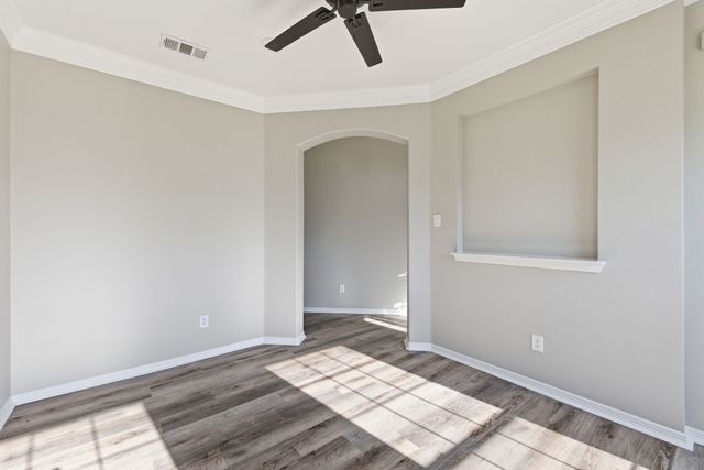 7000 Winthorp Drive, Arlington, TX 76001
