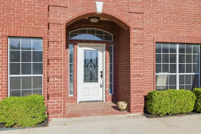 7000 Winthorp Drive, Arlington, TX 76001