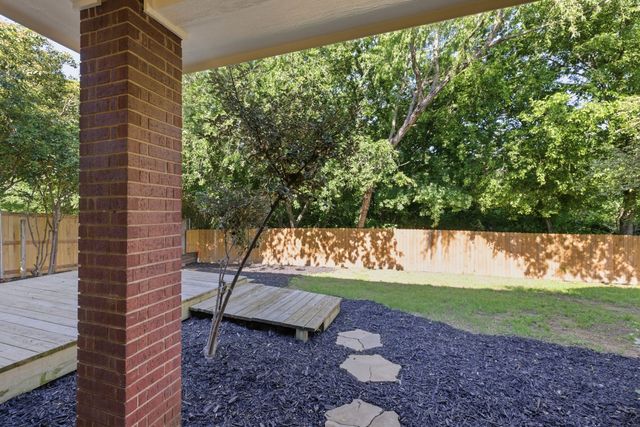 7000 Winthorp Drive, Arlington, TX 76001