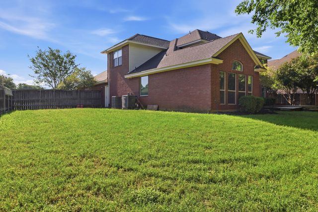 7000 Winthorp Drive, Arlington, TX 76001