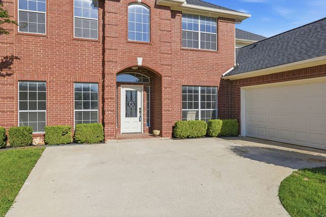 7000 Winthorp Drive, Arlington, TX 76001