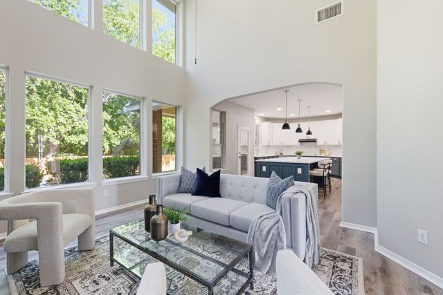 7000 Winthorp Drive, Arlington, TX 76001