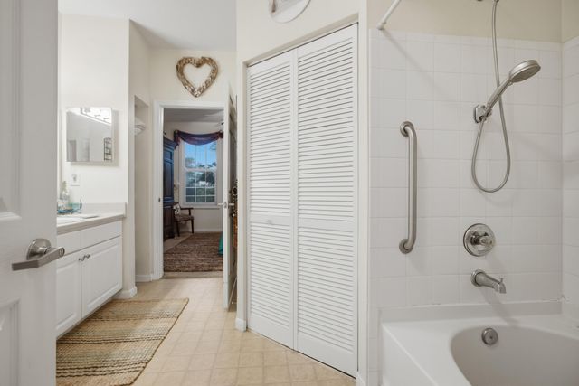 60 Fenwick Hall Allee Alley 217, Johns Island, SC 29455