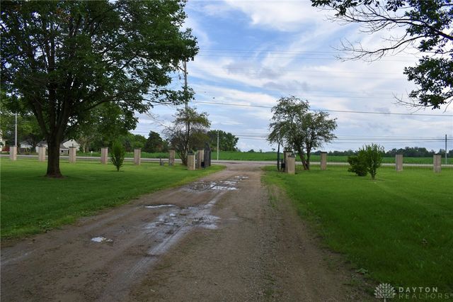 13181 Eaton Pike 13181, New Lebanon, OH 45345