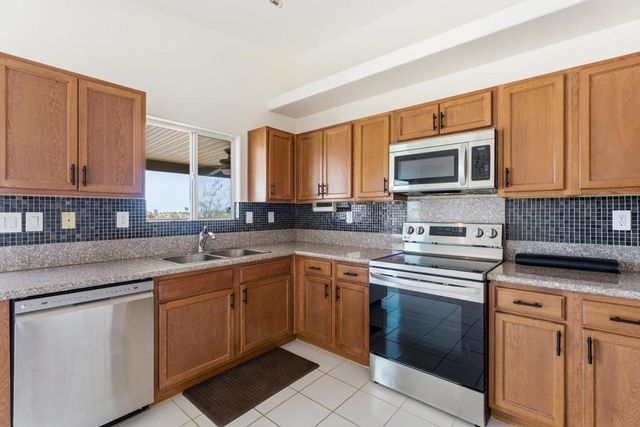 2776 Leto Avenue, Thermal, CA 92274