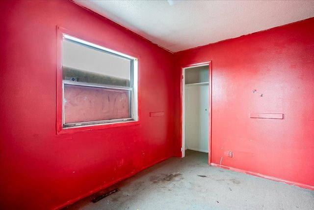 1607 E Del Mar St, Wichita, KS 67216