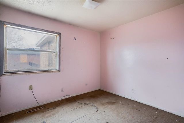 1607 E Del Mar St, Wichita, KS 67216