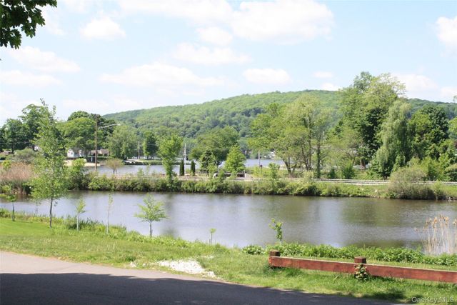 296 Lakeshore Drive E, Carmel, NY 10512
