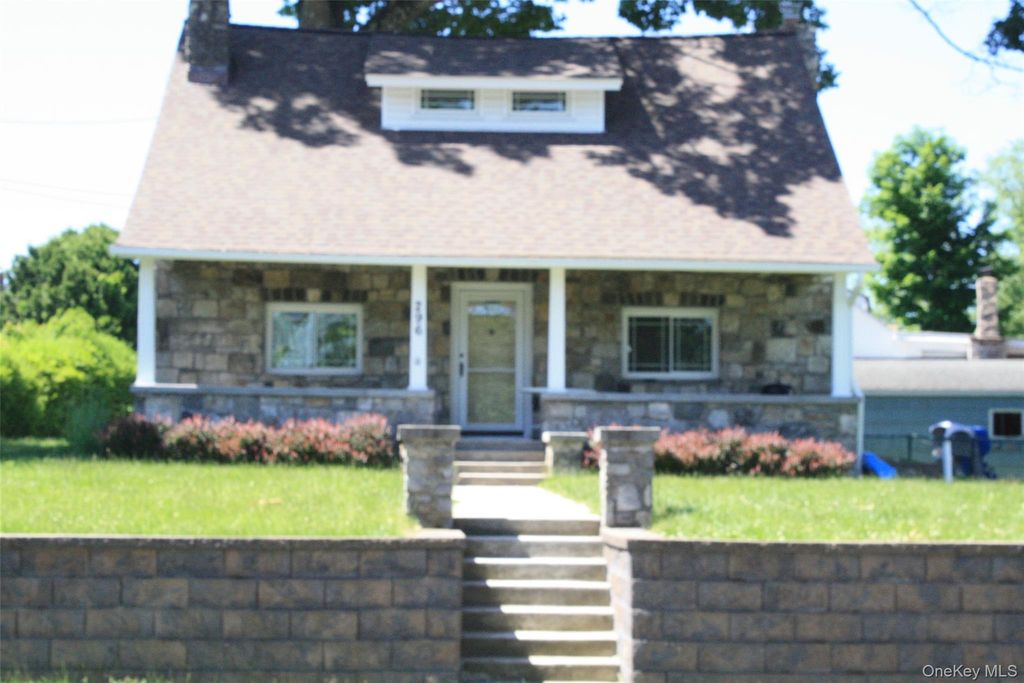 296 Lakeshore Drive E, Carmel, NY 10512