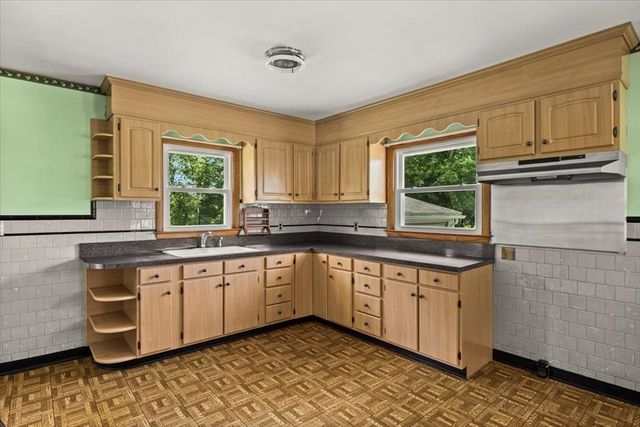 60 Sunhill Road, Taunton, MA 02780
