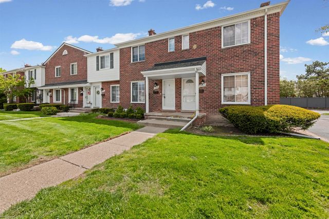 23322 Edsel Ford Court, Saint Clair Shores, MI 48080