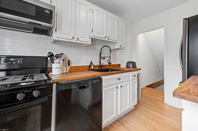 23322 Edsel Ford Court, Saint Clair Shores, MI 48080