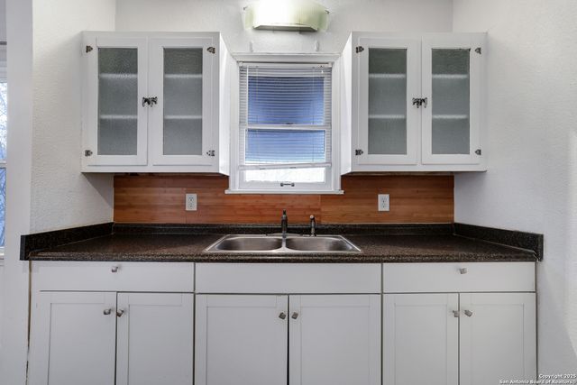 255 NATALEN AVE, San Antonio, TX 78209