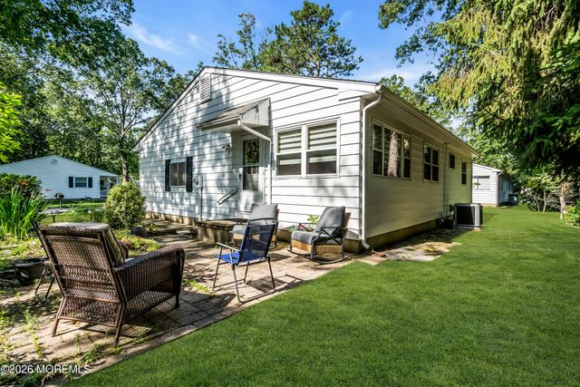 14 Michigan Avenue, Whiting, NJ 08759